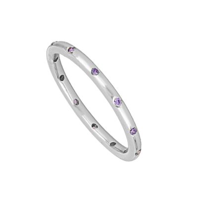 anillo de plata con piedras violetas